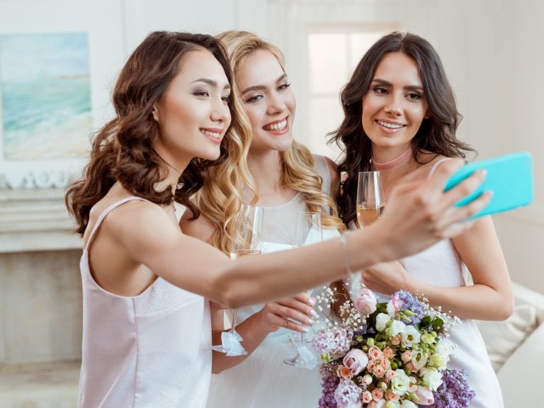 How to Create a Custom Wedding Snapchat Filter