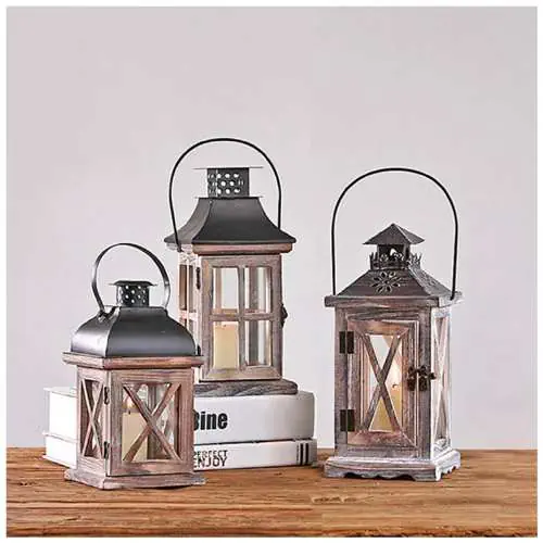 Retro candle holders for bridesmaids without flowers