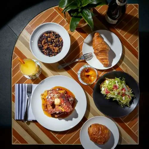 Somerset Viceroy Hotel brunch