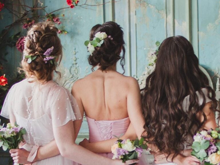 Bridesmaid hairstyles and inspiration featured image