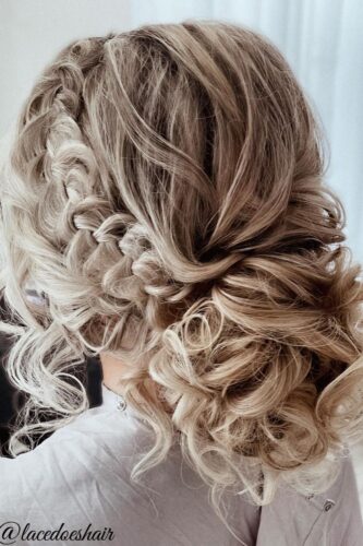 Low bun - @lacedoeshair