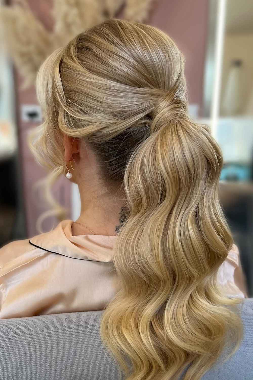 Low ponytail - @sophistic_hair