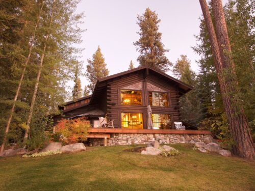 A mountain lodge where you can host a fall bridal shower