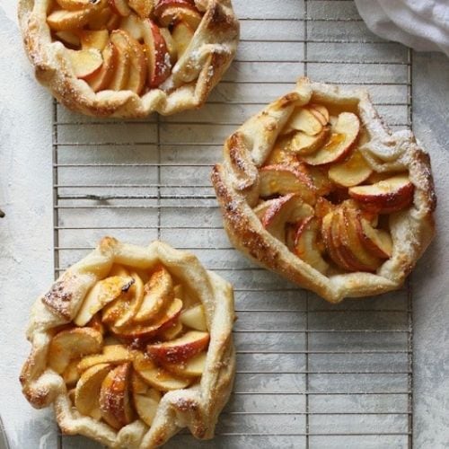 cheap-bridal-shower-game-prizes Apple Crostata (Galette)_fall bridal shower desserts