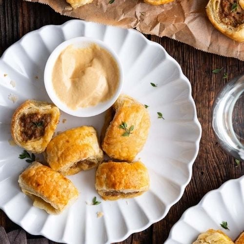 cheap-bridal-shower-game-prizes Easy Homemade Mini Sausage Rolls with Puff Pastry
