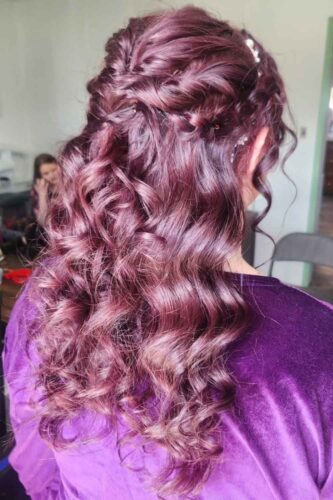 Curly Half Up Style with twists @brookiegbeauty