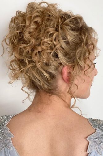 Natural curly hair updo @sophistic_hair