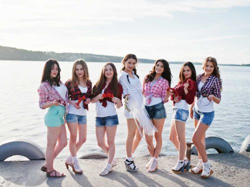 lake bachelorette party outfits group